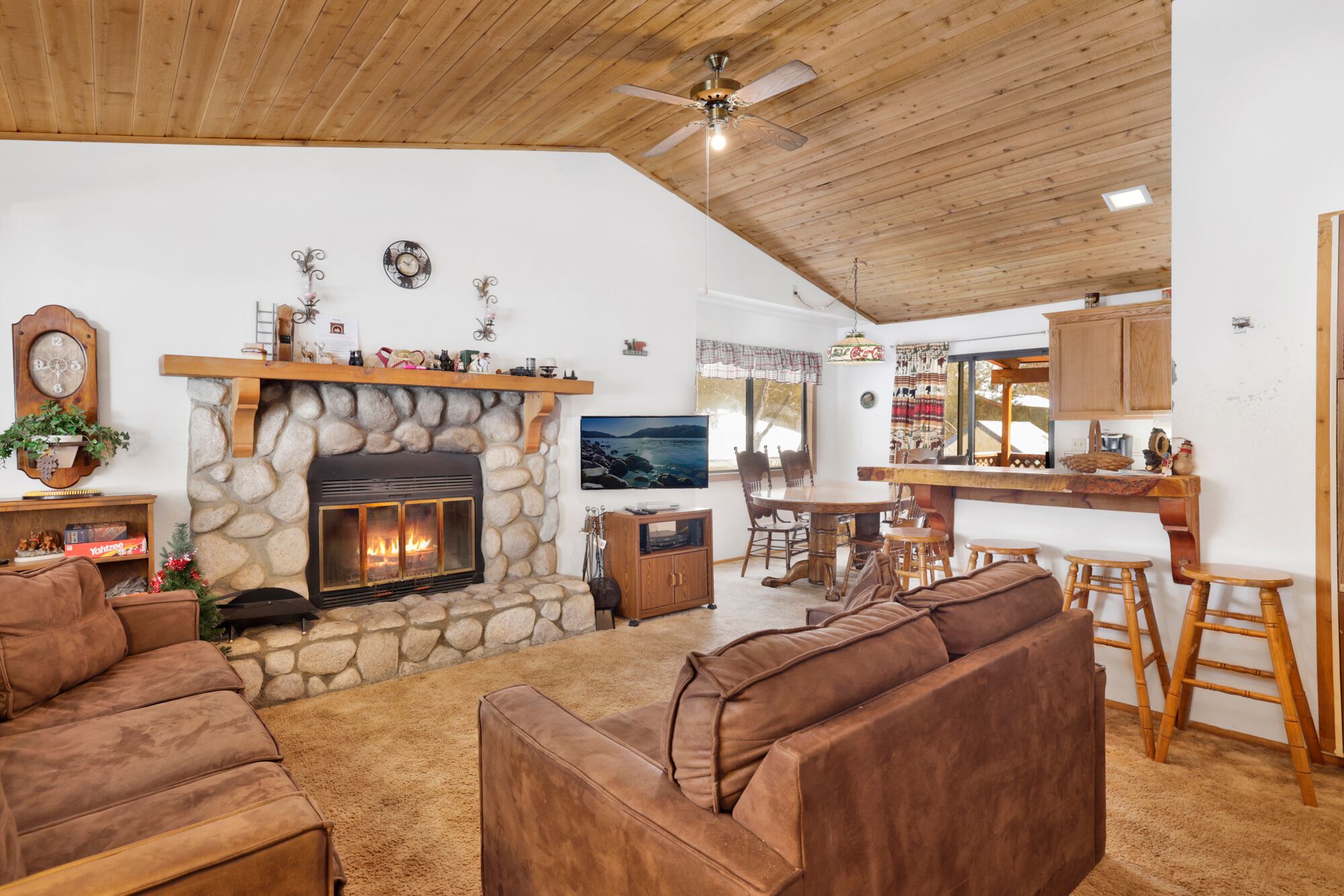 R and R Retreat- Cozy Sugarloaf Relaxing Cottage