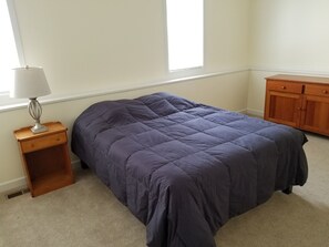 5 bedrooms, iron/ironing board, travel cot, WiFi - Quiet Home in Harrisonburg with Spectacular Shenandoah Valley Views. (Harrisonburg)