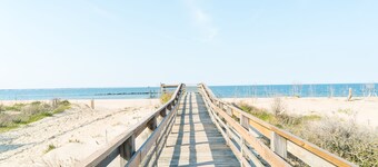 Historic Beach Side Getaway - Pet Friendly, Wi-Fi, Just Steps to the Beach