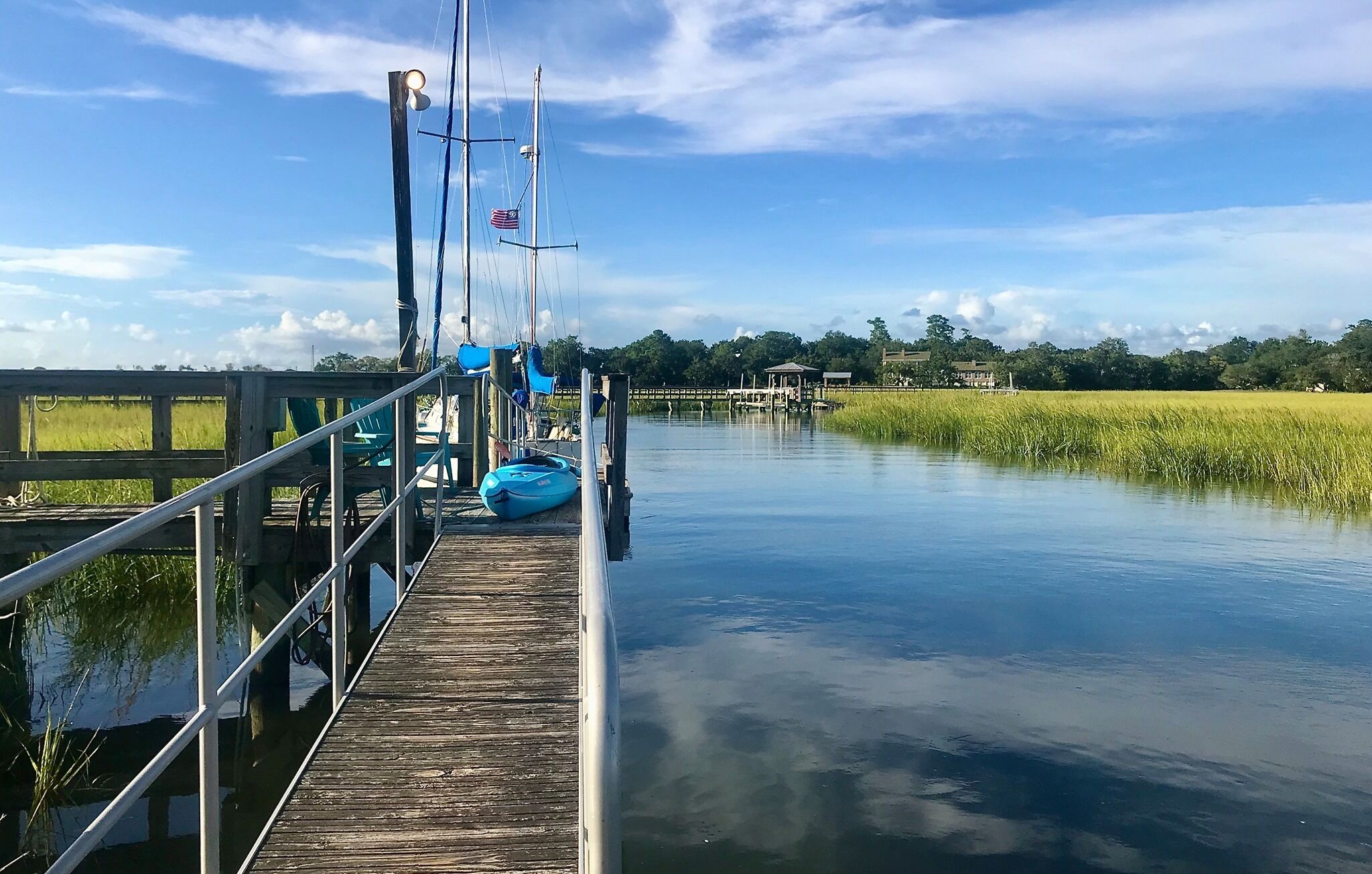 Stunning Waterfront | Kayak-Fish-Crab-Paddleboard | 4 BR 3.5 BTH-Main Level BR