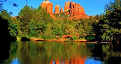 Impresionantes vistas de Red Rock, recién remodelado, la mejor ubicación y siempre limpias!