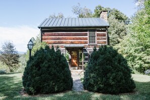 Exterior - Two Stone Row: Tim`s Cabin | 1 Bed, 1 Bath (Earlysville)