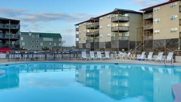 Indoor pool, outdoor pool