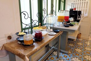 Daily buffet breakfast (THB 250 per person)