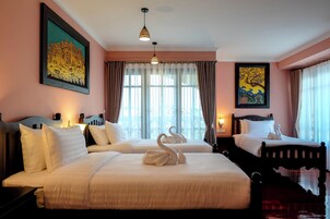 Signature Triple Room, 3 Twin Beds, Accessible, Non Smoking | Egyptian cotton sheets, premium bedding, memory foam beds, minibar