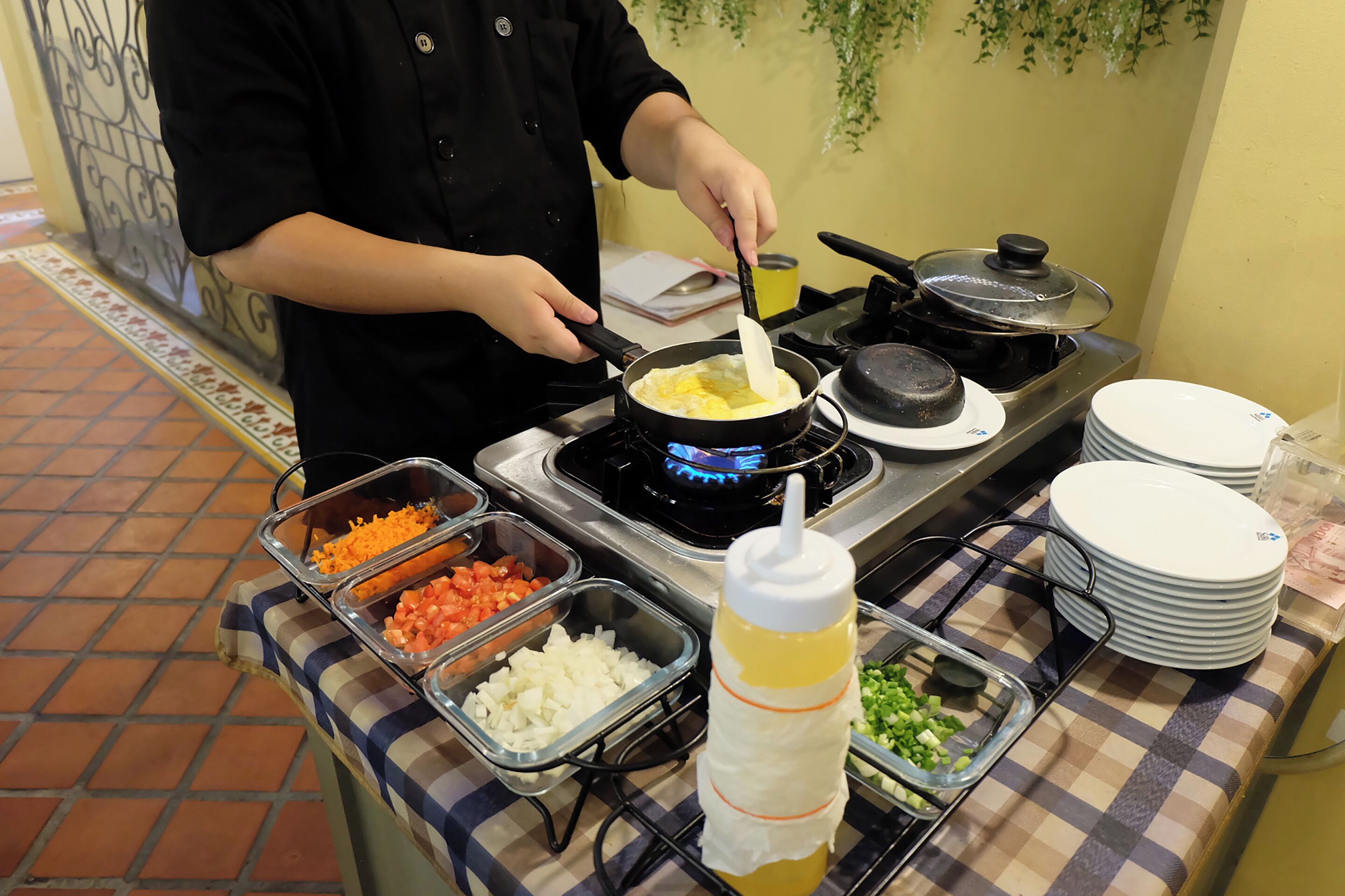 daily buffet breakfast (thb 250 per person)