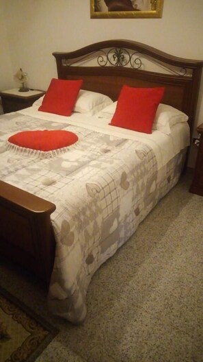 2 habitaciones, tabla de planchar con plancha y wifi gratis