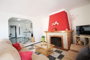 Télévision, cheminée