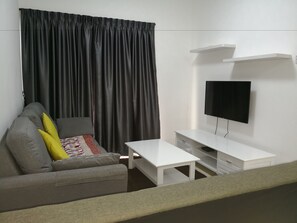 舒適公寓, 多張床, 無障礙, 非吸煙房 | 客廳 | 平面電視