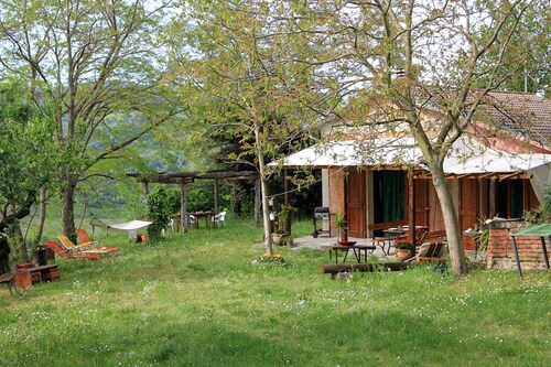 Nespoli: House / Villa -Hillside house in the middle of nature