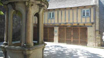 Enceinte de lâhĂ©bergement