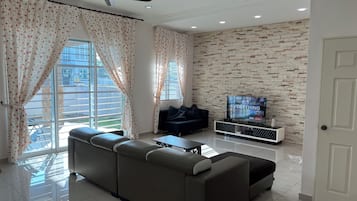 Family House, Multiple Beds, Non Smoking | Living area