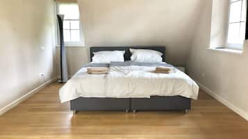 4 Schlafzimmer, Bügeleisen/Bügelbrett, Internetzugang, Bettwäsche