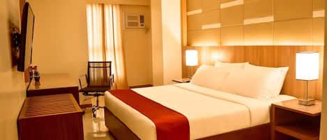 Premier Room | Minibar, desk, free WiFi, bed sheets