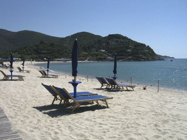 Beach nearby - Pino mono - Studio Apartment, Sleeps 4 (Marina di Campo)