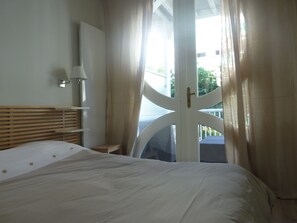 3 chambres, fer et planche à repasser, Wi-Fi gratuit, draps fournis