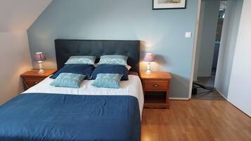 4 Schlafzimmer, Bügeleisen/Bügelbrett, kostenloses WLAN, Bettwäsche