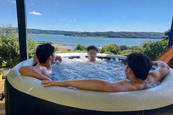 Bain à remous extérieur