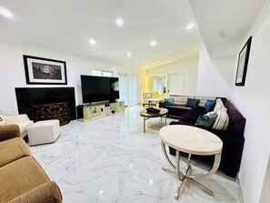 TV, fireplace