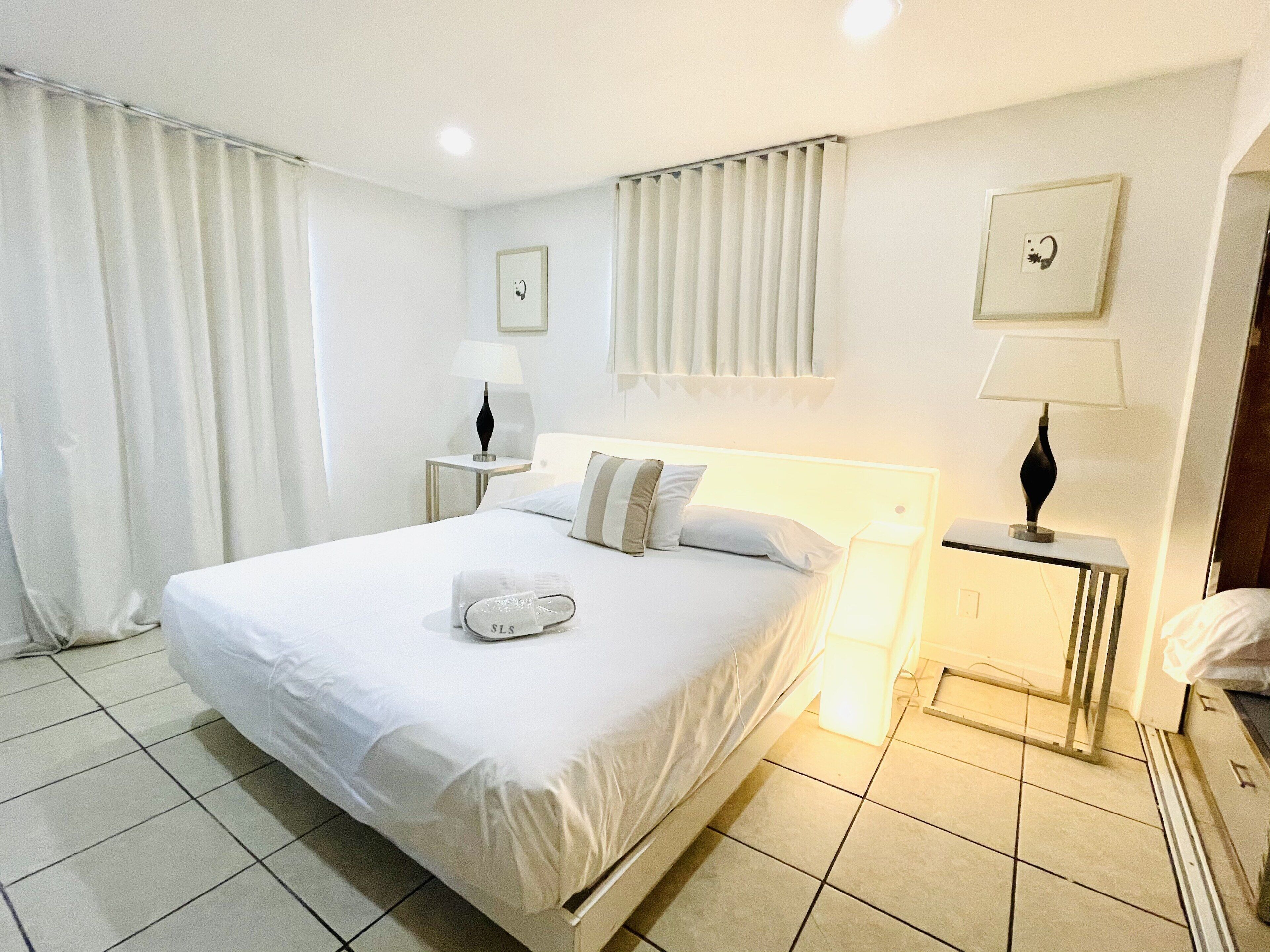 4 bedrooms, desk, iron/ironing board, travel cot