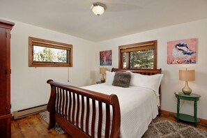 6 Schlafzimmer, Bügeleisen/Bügelbrett, WLAN, Bettwäsche