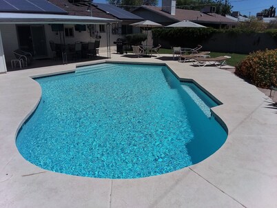Pool House - 3-bdrm, 2 bath, Heated Pool, Walk to Asu