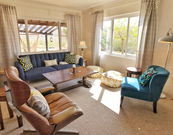 Smart TV, fireplace, DVD player, video library