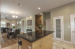 Dining - Location, Location, Location! Amazing Views and Perfect Summer Getaway! (Austin)