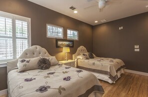 4 Schlafzimmer, Bügeleisen/Bügelbrett, kostenloses WLAN, Bettwäsche