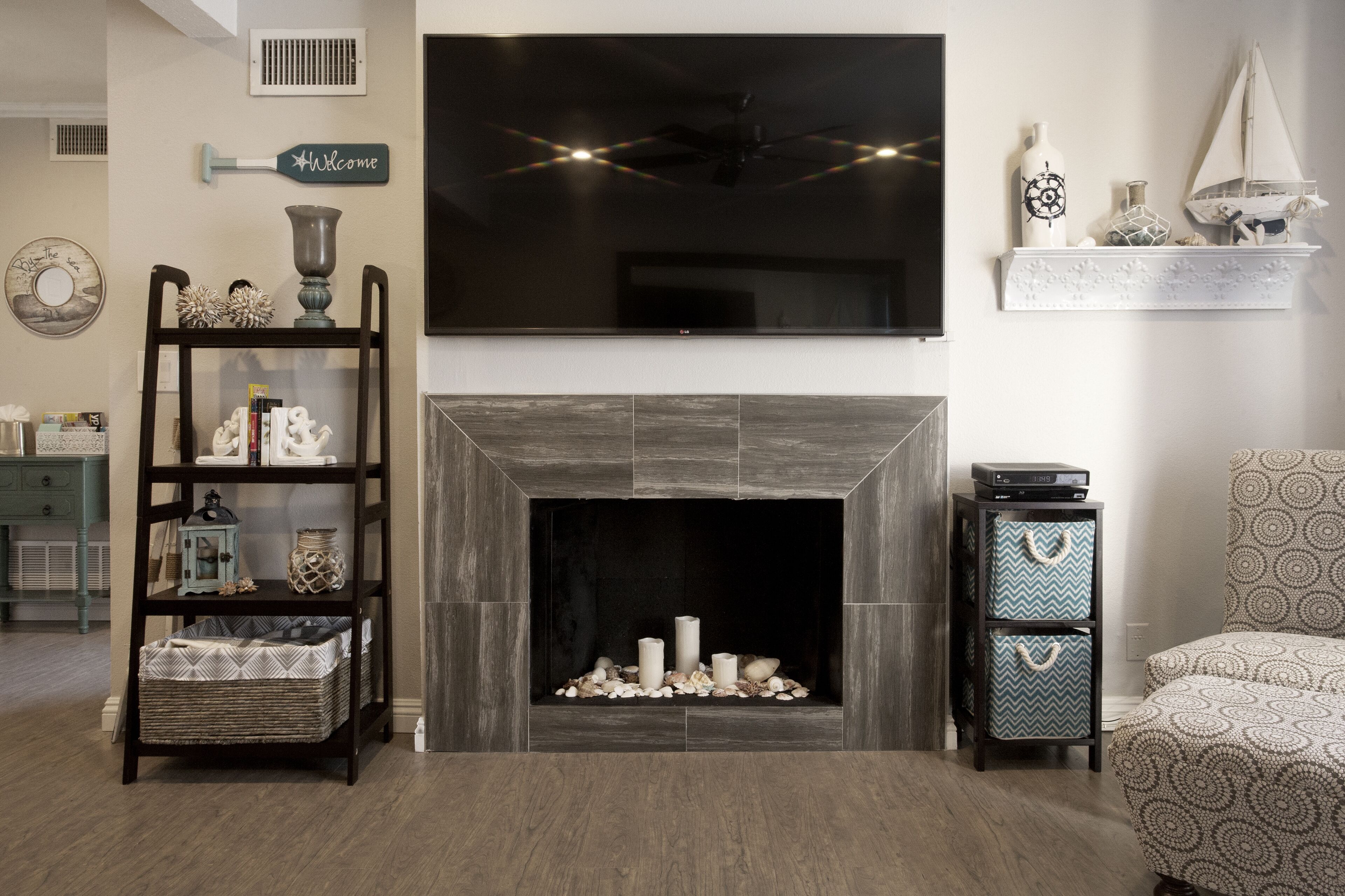 Smart-tv, eldstad, Netflix och Hulu