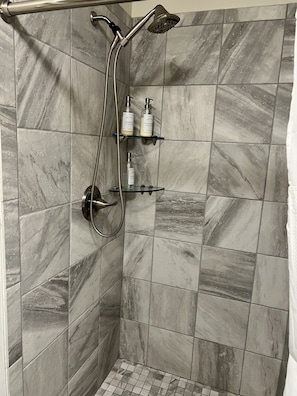 Hair dryer, towels, soap, shampoo - Walk to Town +  Trail - Cozy Studio Retreat (Hendersonville)