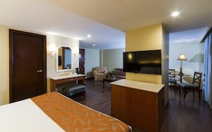 Premier Suite | Minibar, desk, rollaway beds, free WiFi - Hotel Veniz Burnham (Baguio)
