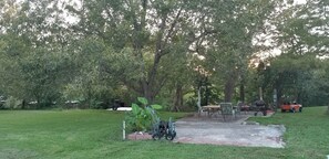 Property grounds - Waterfront home with 6 lots to play on. (Livingston)