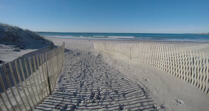 Third Beach Coastal Retreat - Pet-Friendly – 3Bdr-4Bed - 5min Walk to Beach