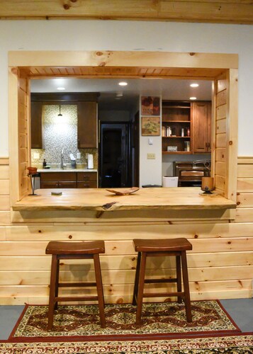 River Rock Chalet, in-law suite with private entrance, 2 bedrooms and 2 baths.