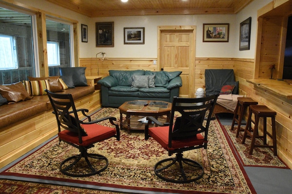 Entering the Livingroom.
