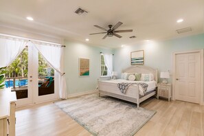 5 chambres, bureau, fer et planche à repasser, lit parapluie