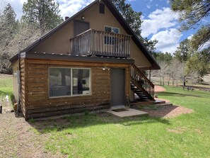 Exterior - Wildlife Viewing/ Spectacular/ Hot Tub/ Isolated/ Bryce Canyon -Zion Getaway (Alton)