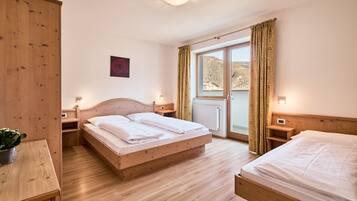 Comfort Apartment, 1 King Bed with Sofa bed, Mountain View