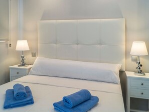 2 chambres, fer et planche à repasser, lit parapluie, Wi-Fi gratuit