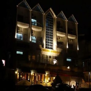 Exterior - Hotel Sri Kamal International (Solapur)