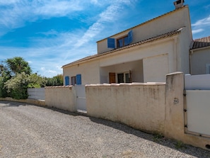 Exterior - Beautiful  villa for 6 guests with WIFI, A/C, TV, terrace and pets allowed (Folelli)