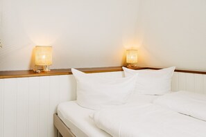 1 bedroom, travel cot, WiFi, bed sheets