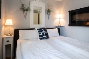 1 Schlafzimmer, Reisekinderbett, WLAN, Bettwäsche