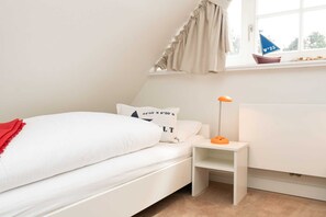 2 Schlafzimmer, Reisekinderbett, WLAN, Bettwäsche
