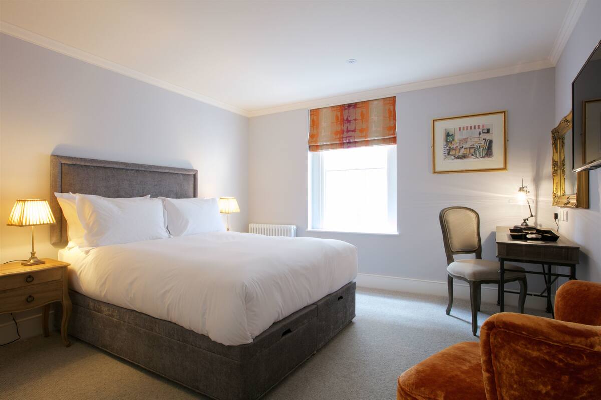 Superior Double Room, 1 Queen Bed, Non Smoking (second floor) | Hypo-allergenic bedding available, desk, WiFi (free)