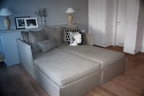 Unclassified image, 4 of 17, button - Stutenhof - Stutenhof EG (Sylt)