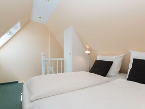 1 bedroom, travel cot, WiFi, bed sheets