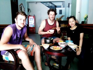 Restaurant - Daisy Hostel (Hue)