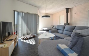 TV, fireplace - Beautiful home in Ebeltoft with kitchen (Ebeltoft)